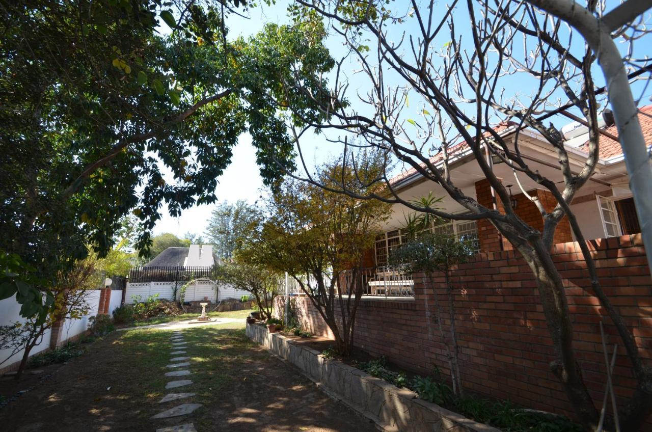 Paradisegarden Backpackers Windhuk Zewnętrze zdjęcie